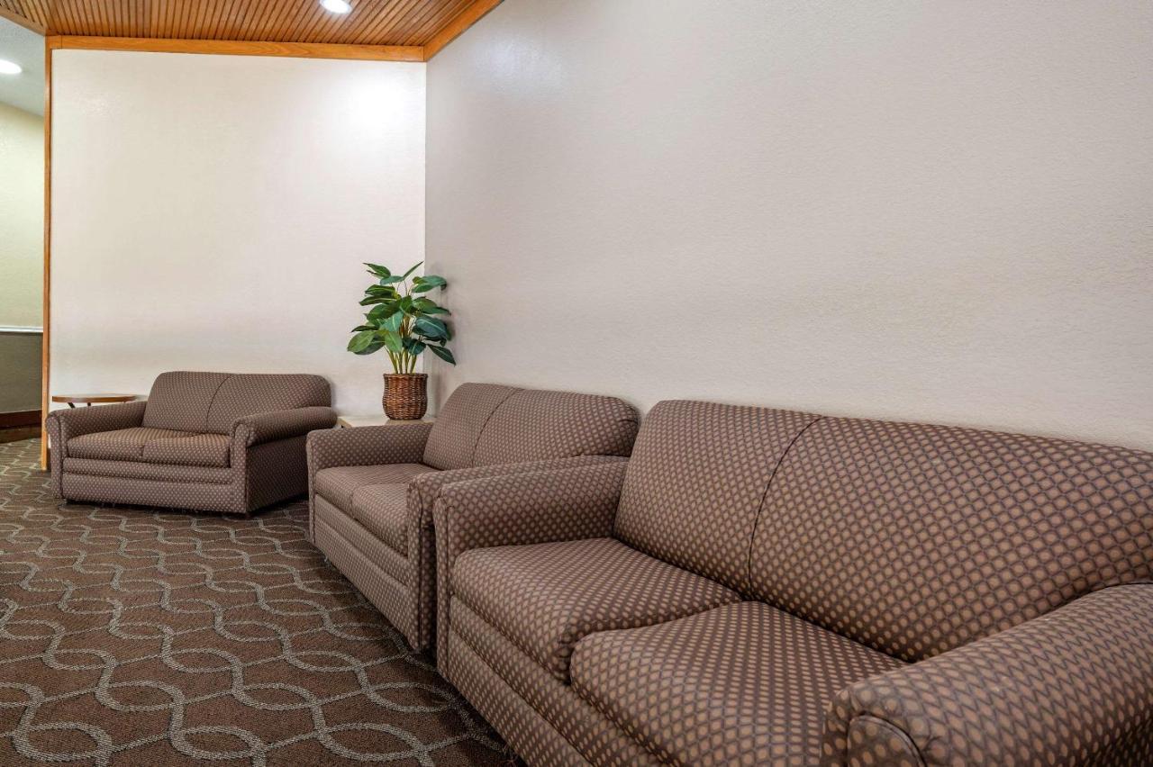Econo Lodge Лафайетт Экстерьер фото
